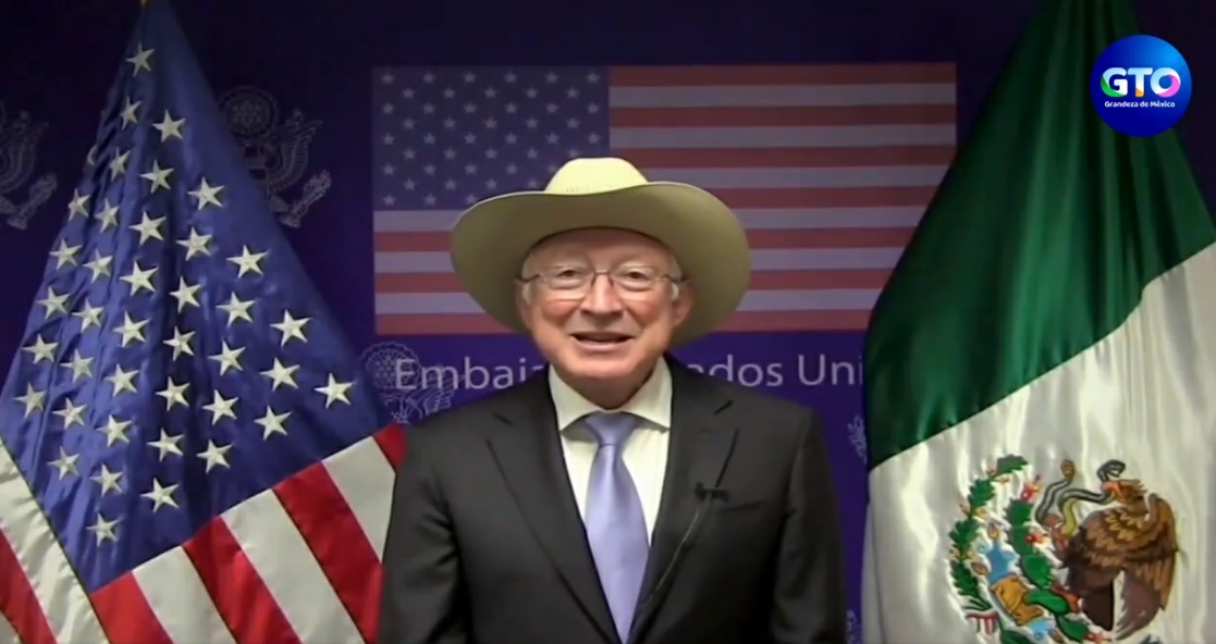 Firma Zacatecas con Ken Salazar acuerdo de cooperación en seguridad