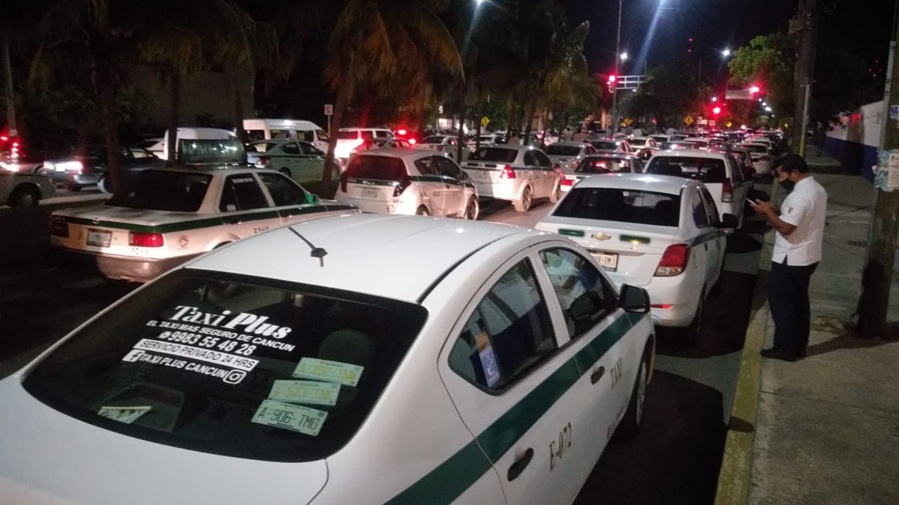 Alista Ayuntamiento operativos de vigilancia, ante amenazas de taxistas a autobuses en Cancún