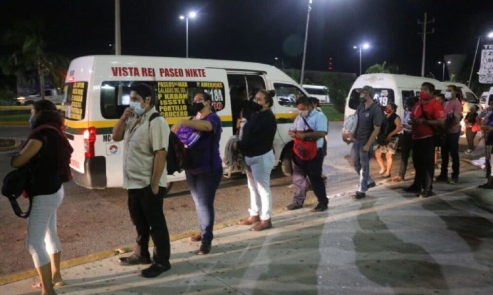 Proponen paraderos de transporte nocturno para trabajadores de Cancún