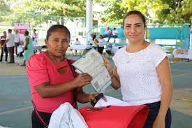 Familias de Pucté en el sur de Quintana Roo se benefician con la Caravana del Bienestar