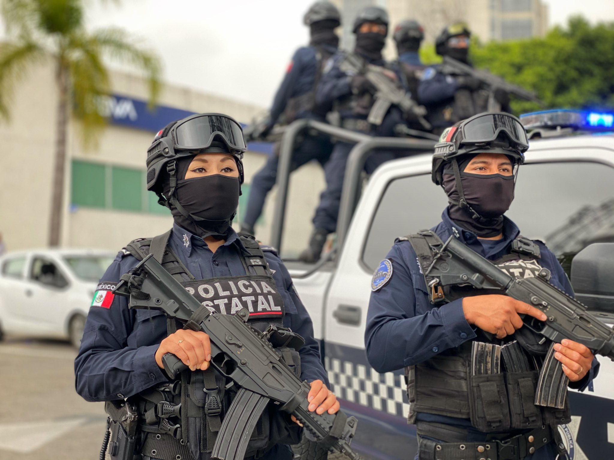 En Veracruz, policías municipales de Tuxpan 'pelean' con marinos durante protesta