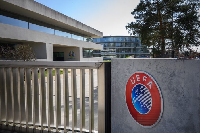 UEFA saca tarjeta amarilla al fútbol francés