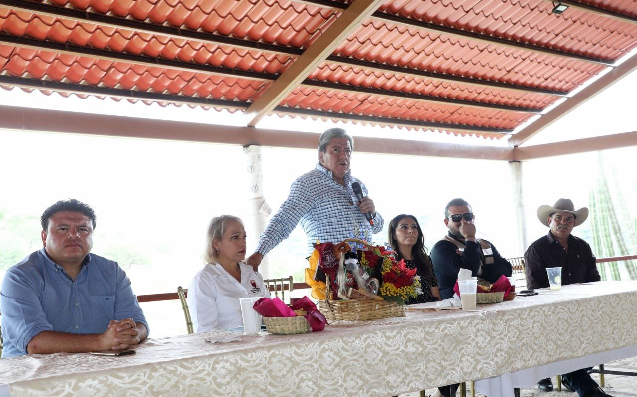 Convoca Gobernador David Monreal al magisterio a robustecer la educación pública