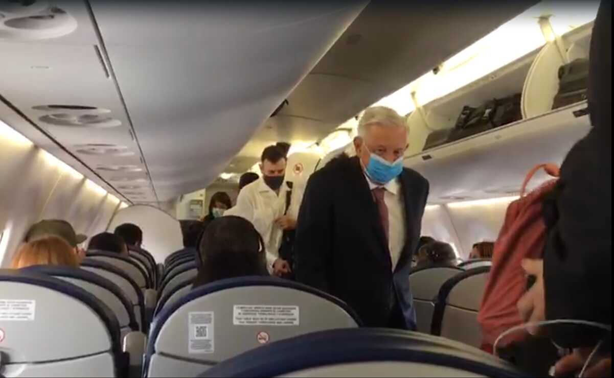 AMLO viaja rumbo a Zacatecas; revisará estrategia de seguridad en la entidad