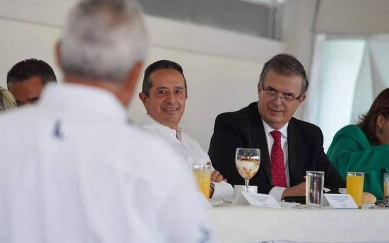 Ebrard se reúne con empresarios en Cancún