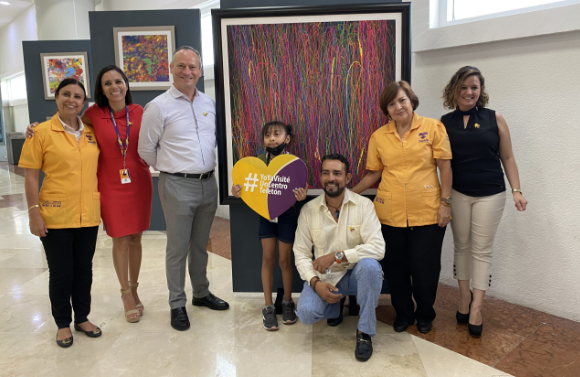 Exhiben obras de niños del CRIT Quintana Roo en el aeropuerto de Cancún