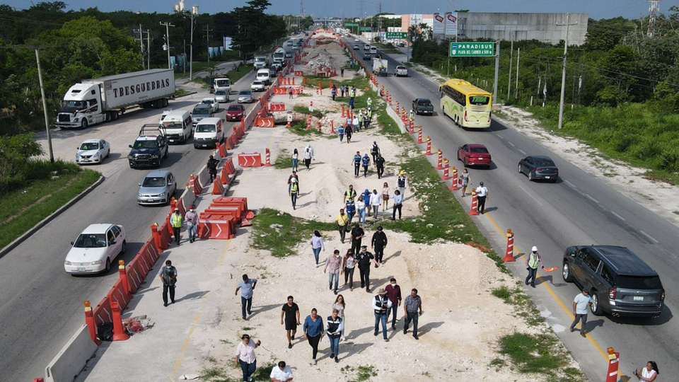 Cancún: atascos en el acceso al aeropuerto molestan a turistas