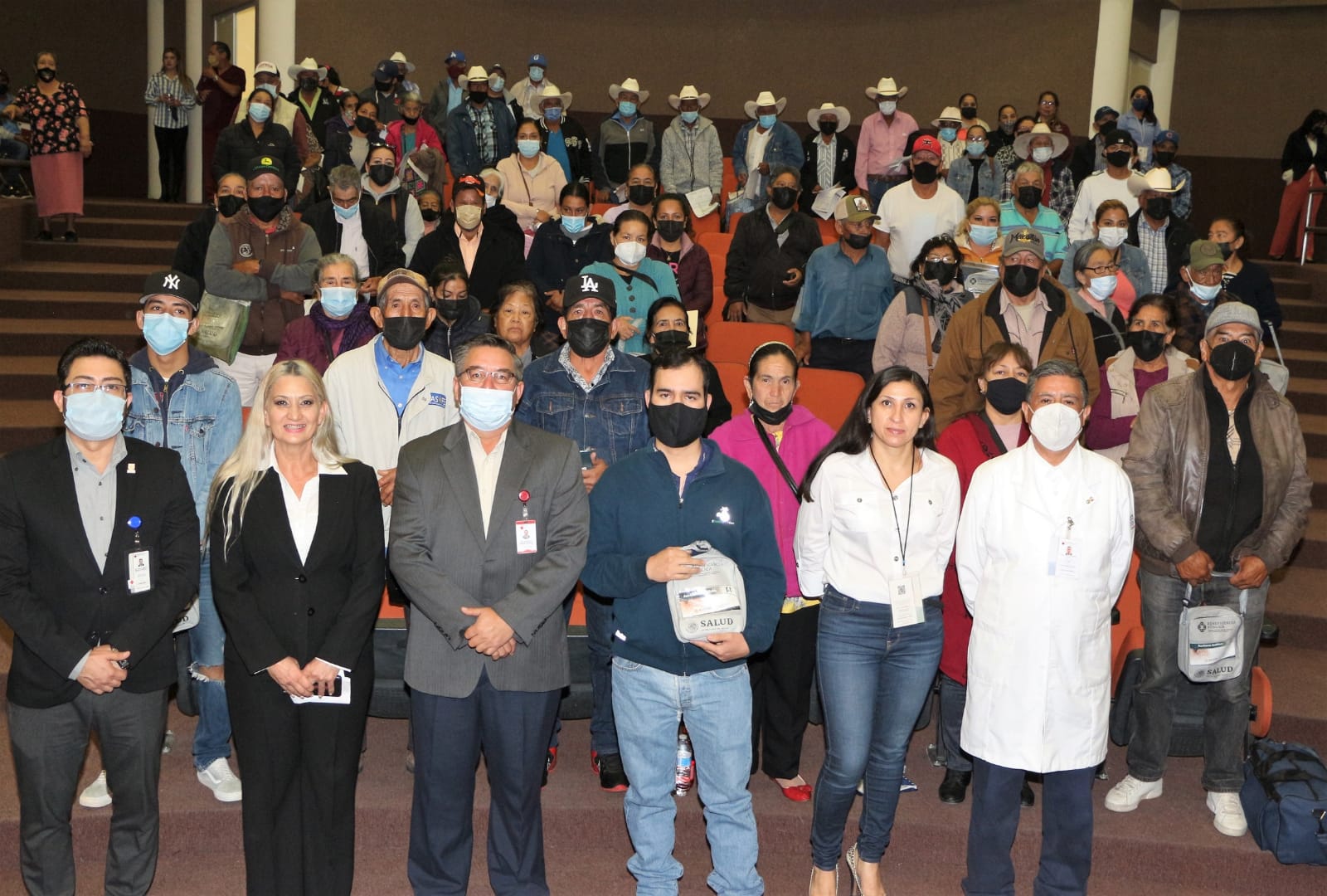 Entrega Gobierno de Zacatecas auxiliares auditivos